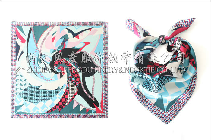 大地保險 真絲小方巾 規格：53x53cm