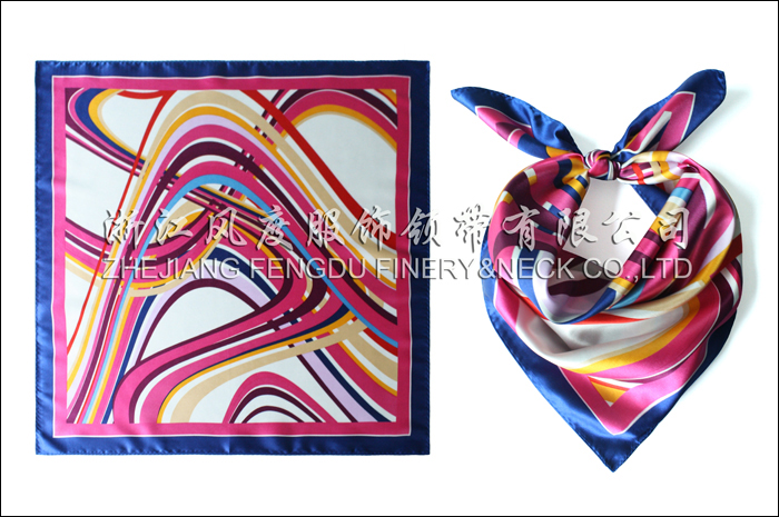 海口美蘭機場免稅店 仿絲小方巾 規格：53x53cm