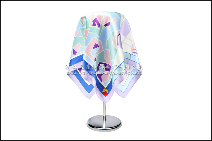 石油 真絲小方巾 規格：53x53cm